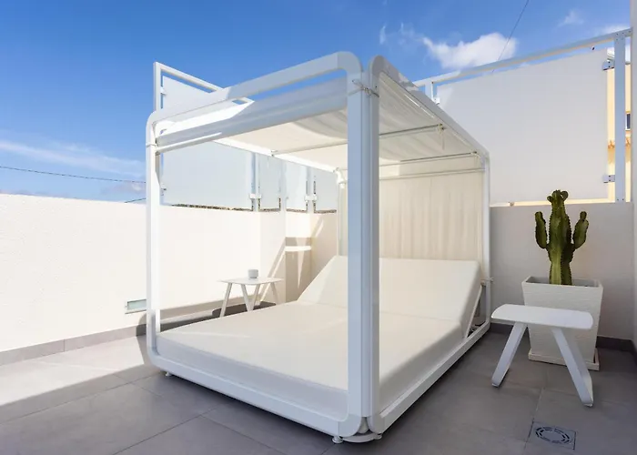 Of Tulio Apartman
